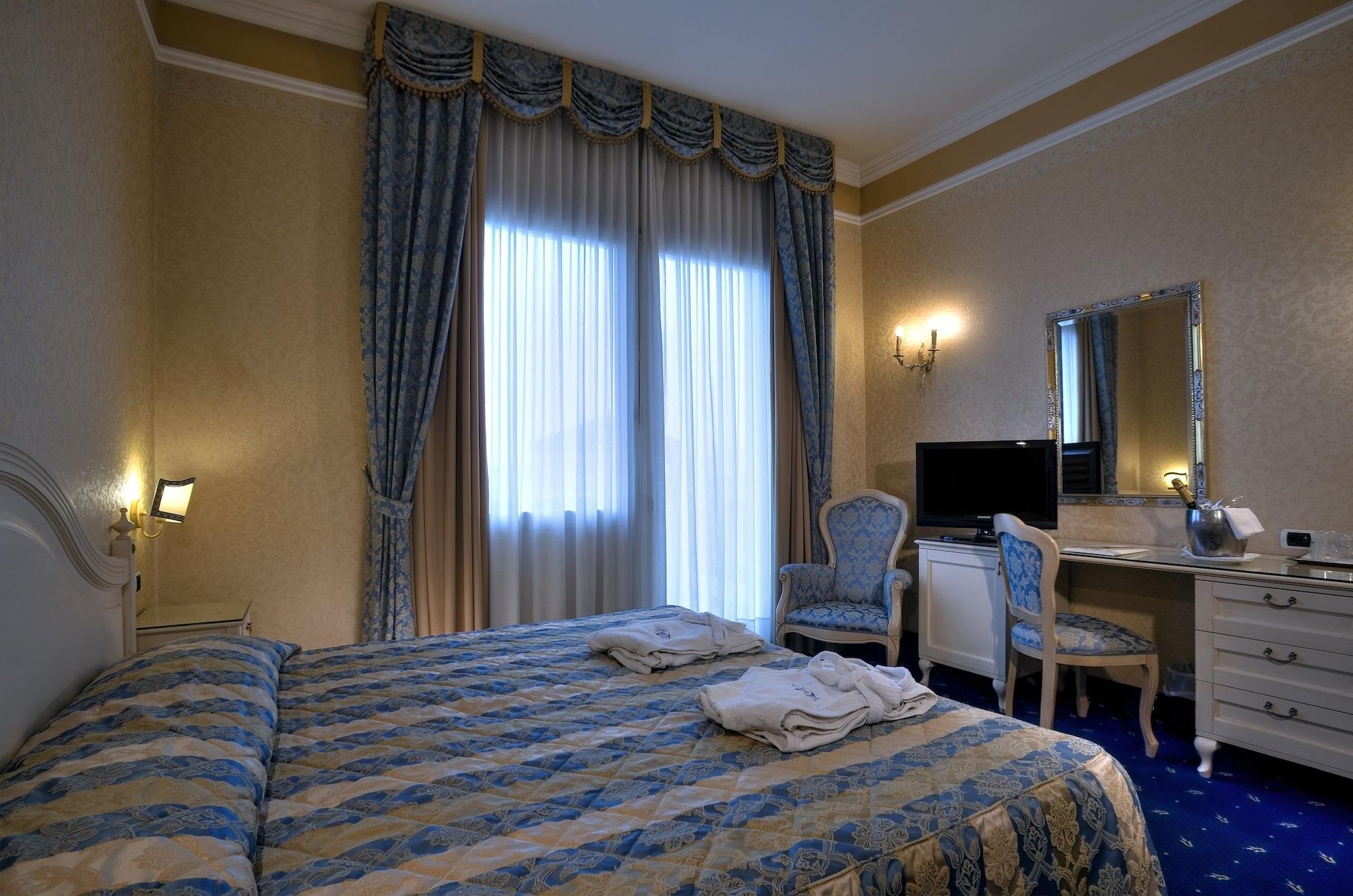 Hotel Terme Helvetia アーバノ・テルメ エクステリア 写真