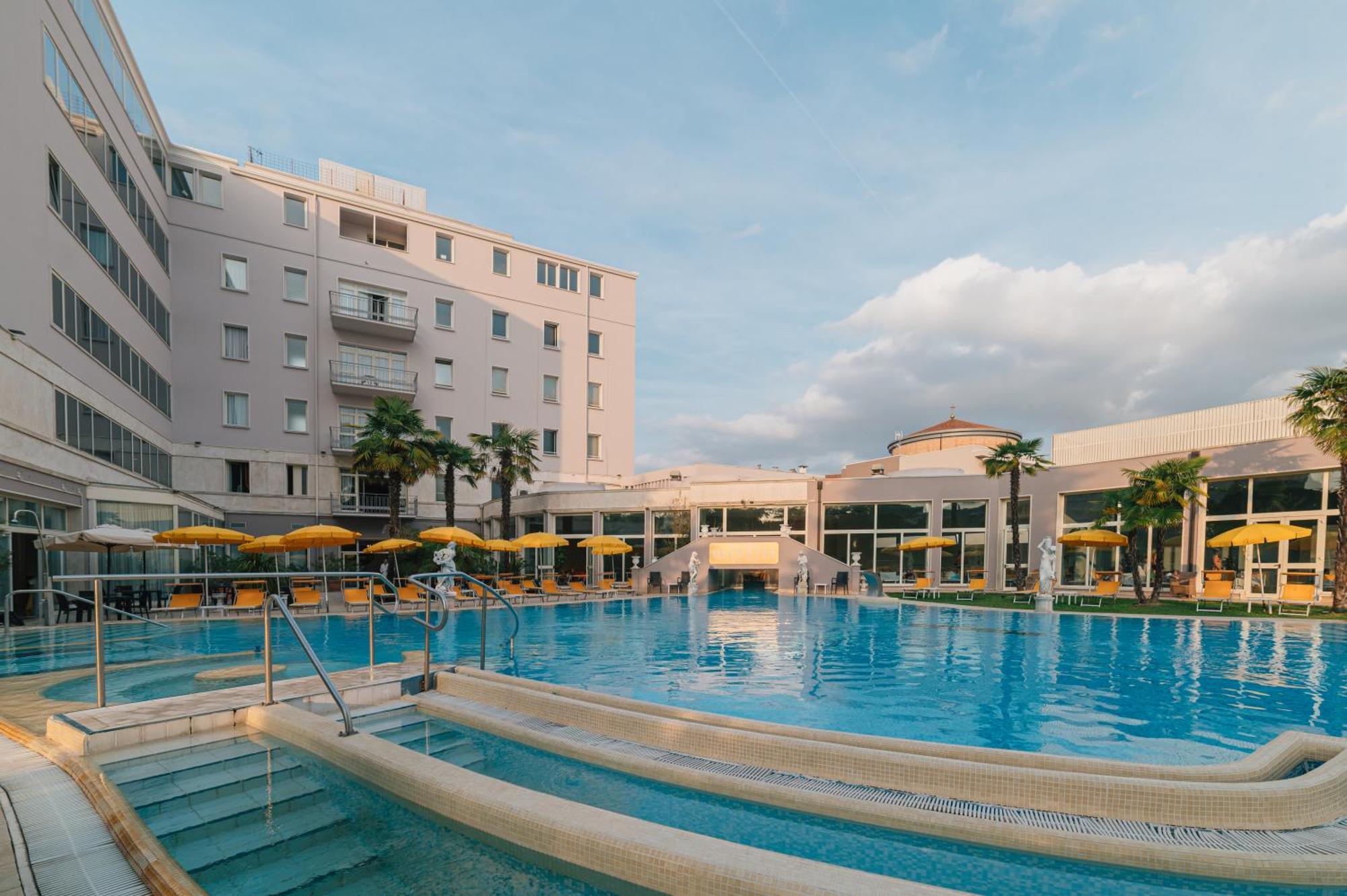 Hotel Terme Helvetia アーバノ・テルメ エクステリア 写真