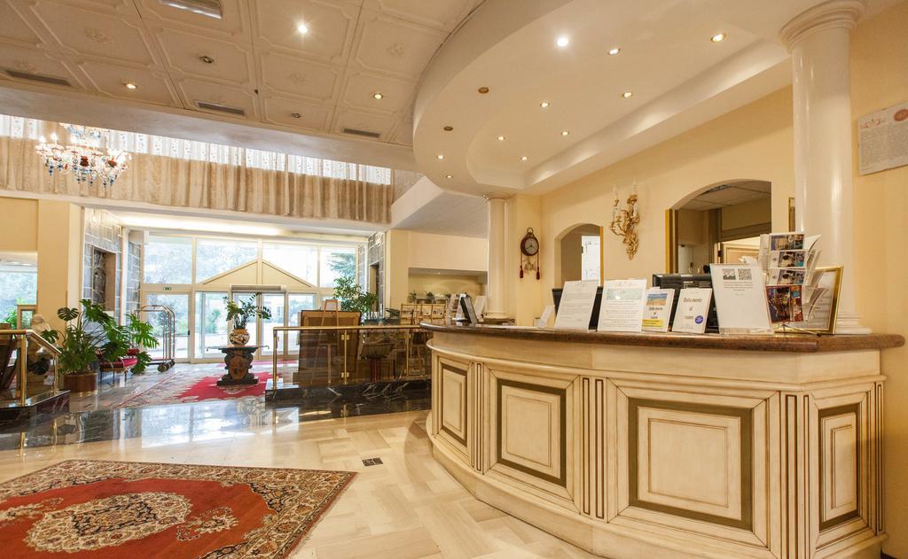 Hotel Terme Helvetia アーバノ・テルメ エクステリア 写真